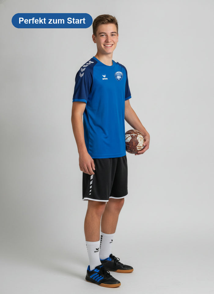 Junger Handballspieler in Trikot, Hose und Socken des TSV Schönaich